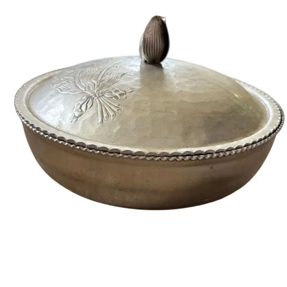 Vintage Rodney Kent Hammered Wrought Aluminum Covered Casserole Dish Bowl Tulip